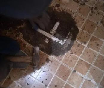长宁卫生间漏水维修公司为您分享下卫生间渗水如何处理及注意事项
